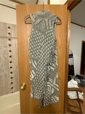 Sleeveless Black and White Knit Turtleneck Dress